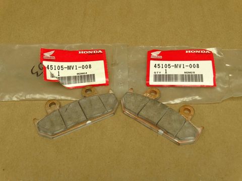 Тормозные колодки HONDA 45105-MV1-008