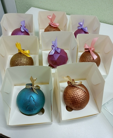 Новогодний шар из бельгийского шоколада