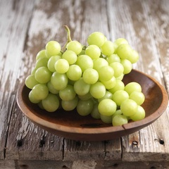 Виноград зеленый