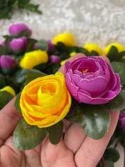 Камелии-розочки искусственные, Желтые и сиреневые, 36 см, около 60 бутонов в наборе, набор 4 букета.