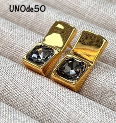 Серьги UNO de 50 два квадрата со вставками из ювелирного стекла