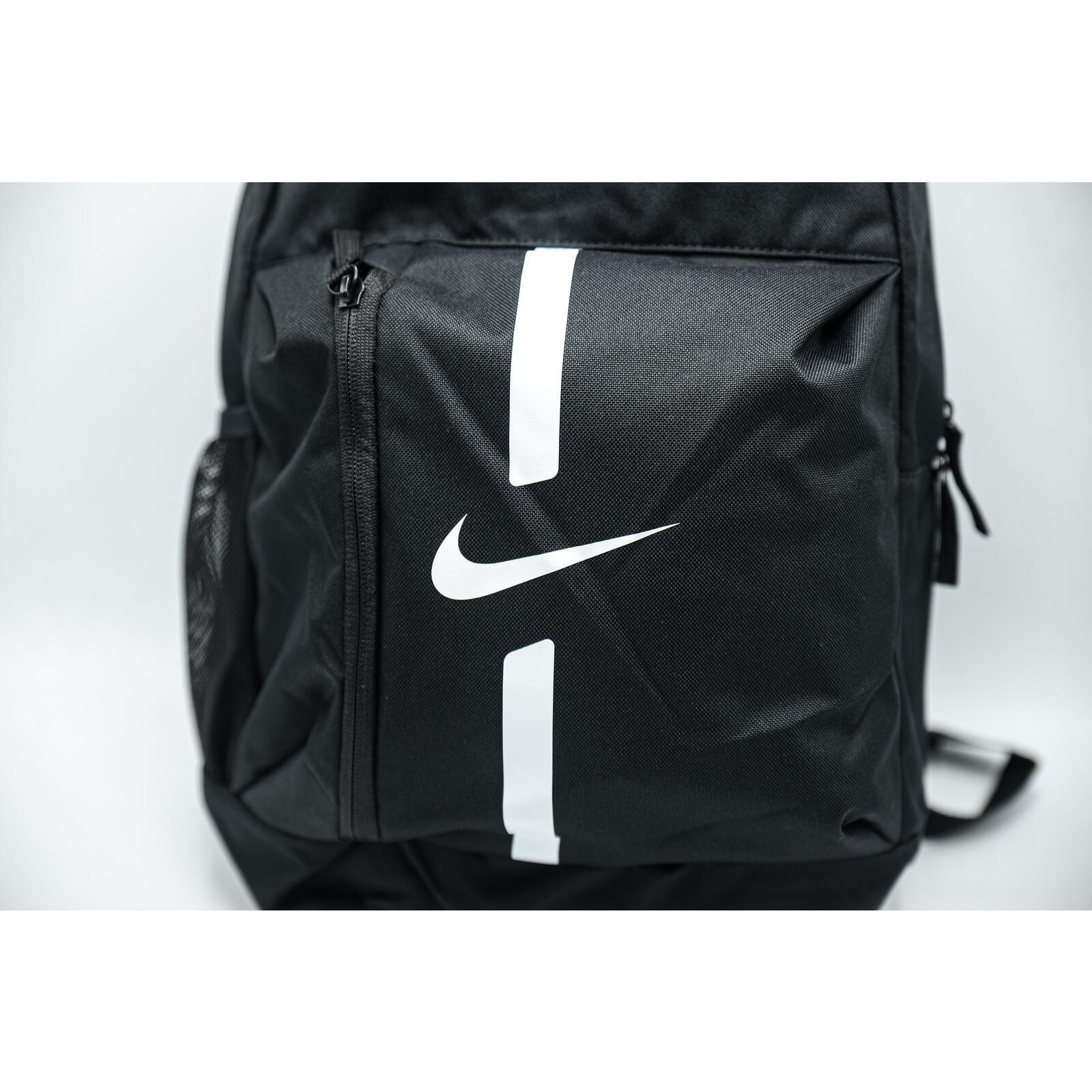 Спортивный и туристический рюкзак Nike Academy Team Backpack вместимость 22  л купить в Москве | Доставка по России.