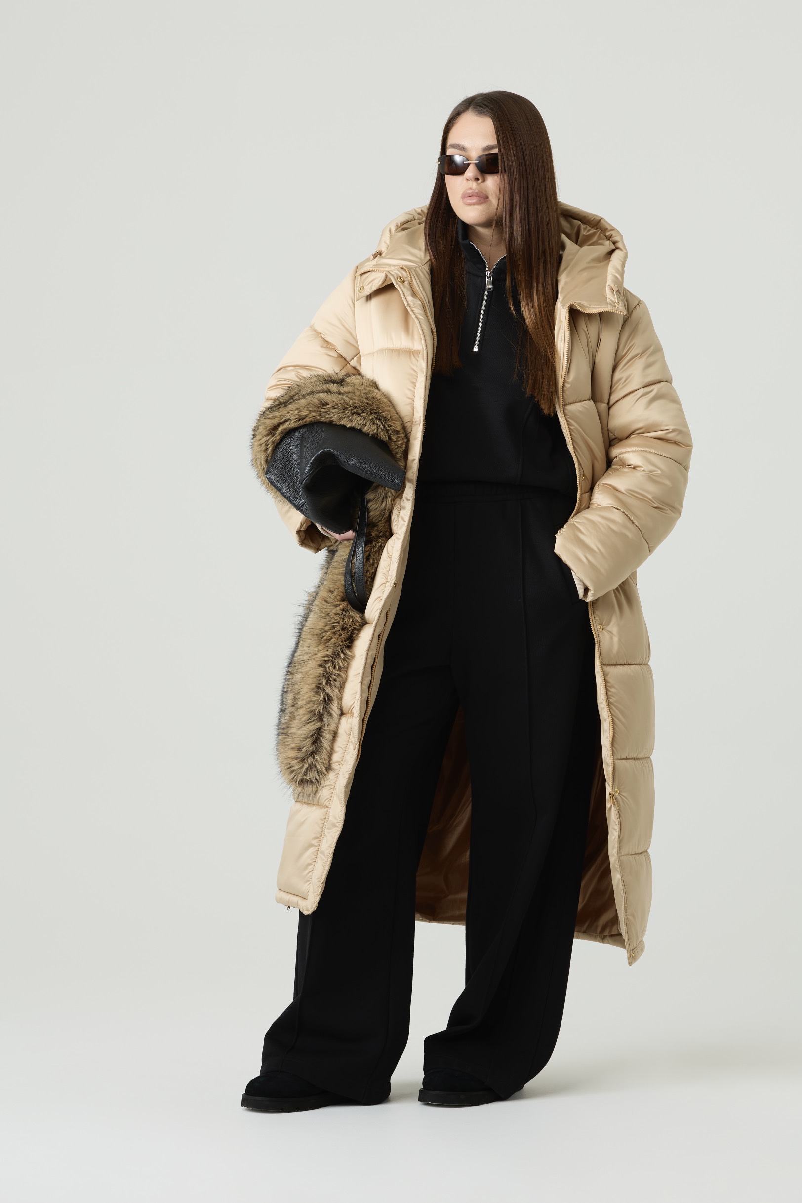 Пуховик длинный стеганый, золотой