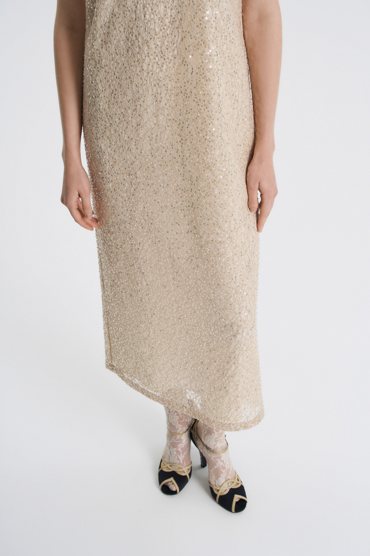 Платье-комбинация с вышивкой