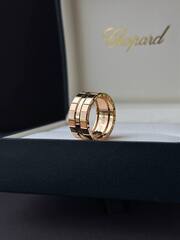 kolco-shirokoe-chopard-ice-cube-bez-kamnej-white-rose-vgold