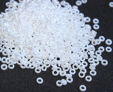 SPR-0420 Ceylon White Pearl (3*1,3мм)