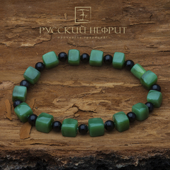 Авторский браслет из зелёного нефрита
