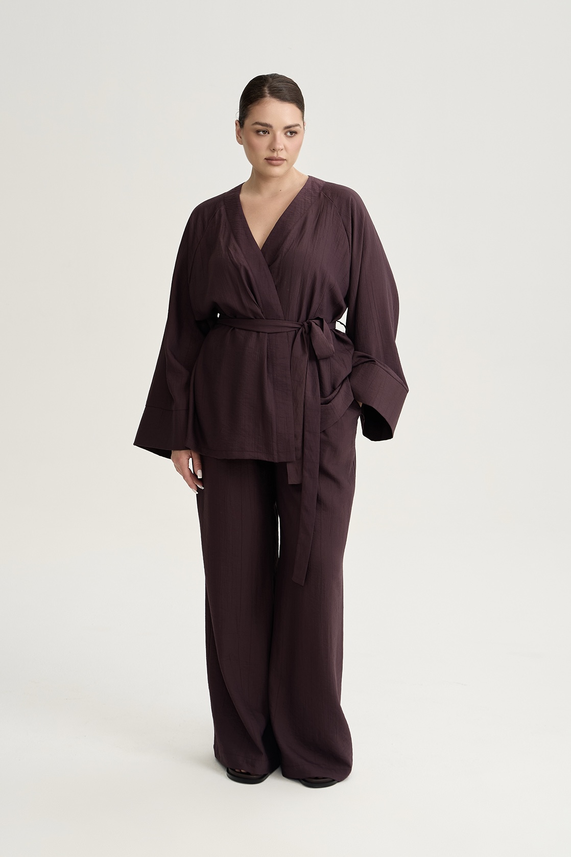 Брюки на резинке из жатой вискозы, трюфель