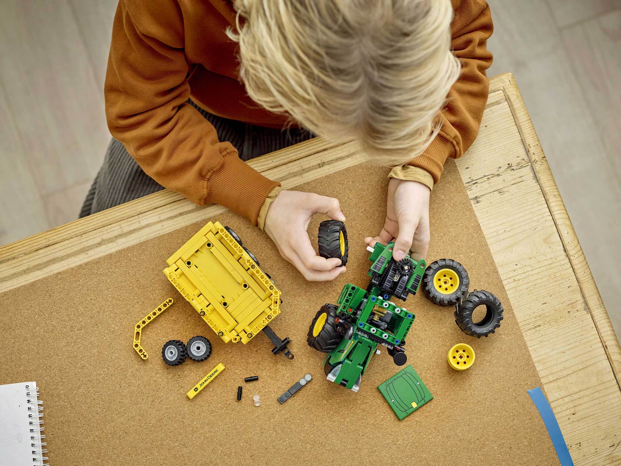 Конструктор LEGO Technic 42136 Трактор John Deere 9620R 4WD Лего Техник