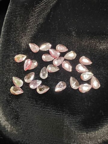 Стеклянные стразы  (5,5*8мм) 25шт, цвет св. розовый