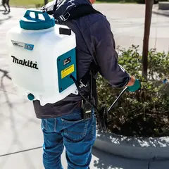 Аккумуляторный ранцевый опрыскиватель Makita DUS108Z