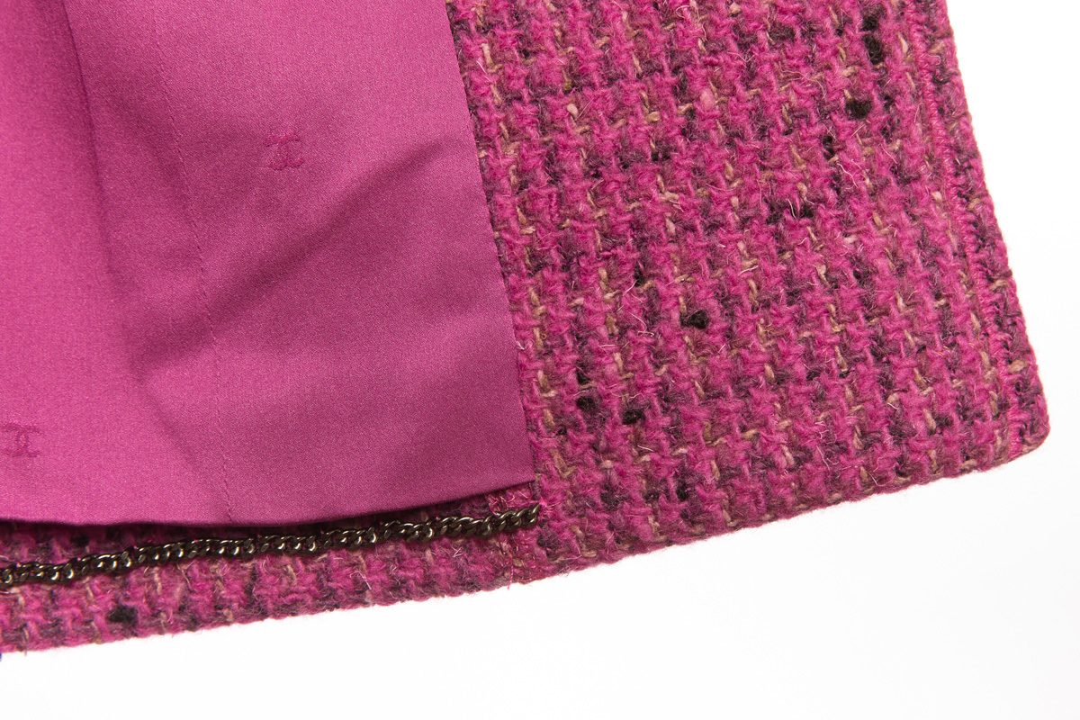 Розовый удлиненный твидовый жакет от Chanel, 44 размер