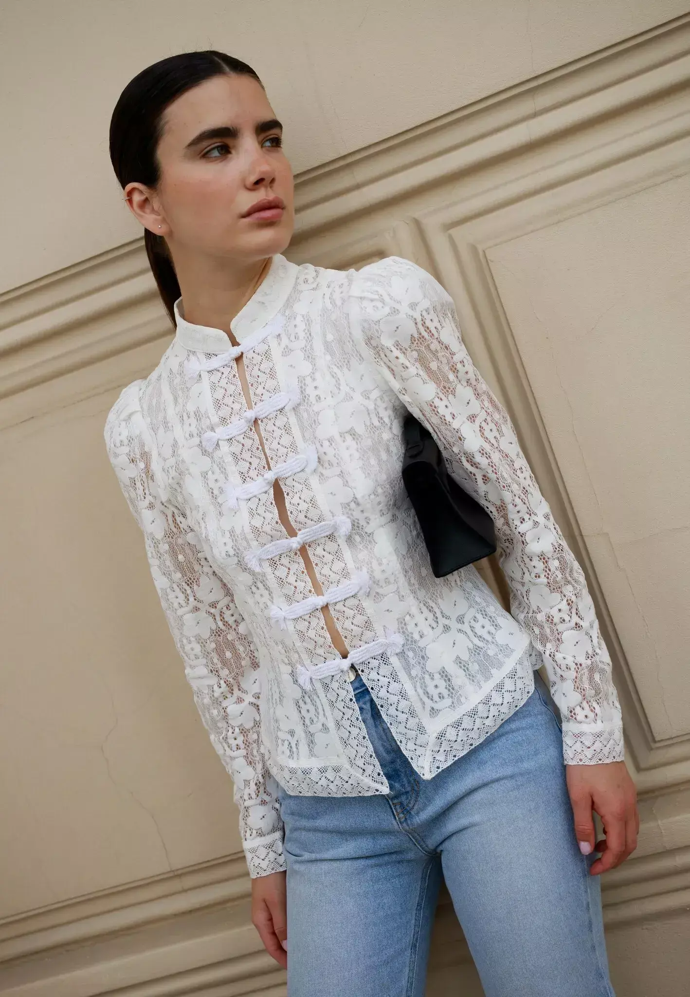 Жакет из кружева белый