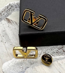 Серьги-пусеты Valentino из латуни качество lux