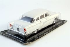 GAZ-13 Seagull 1959 white 1:43 DeAgostini Auto Legends USSR #268