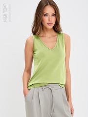 Базовый трикотажный топ с V-вырезом под пиджак