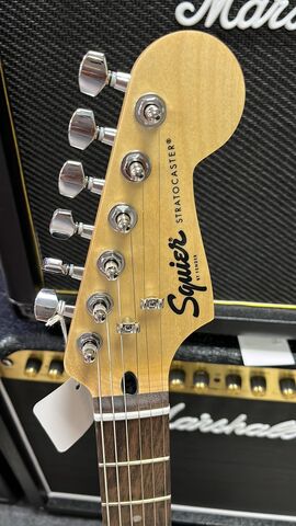 Электрогитара Fender Squier Bullet trem BSB