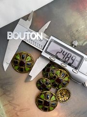 Пуговицы бронзовый металл с красной и зеленой эмалью и квадратными деталями