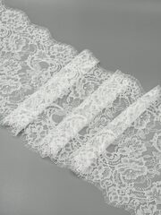 Кружево шантильи теплое белое неэластичное ширина 23 см купон 2.9 м