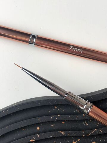 Кисть GOLDEN тонкая линия 7mm