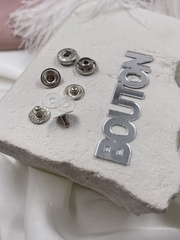 Серебристые ответные части для установочных кнопок с прослойкой