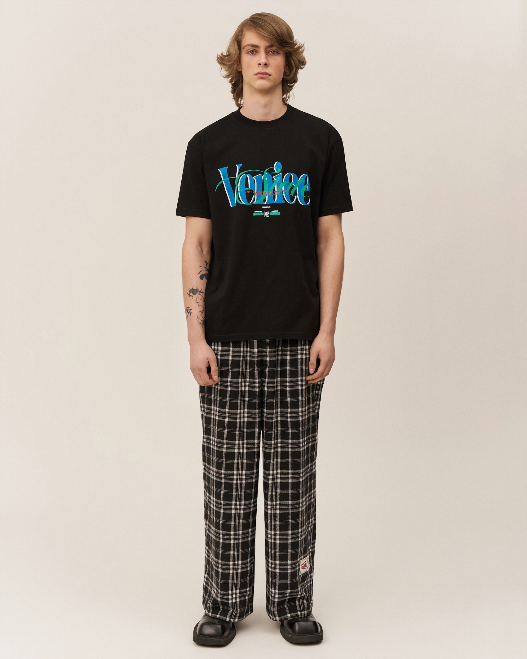 Футболка классического свободного кроя