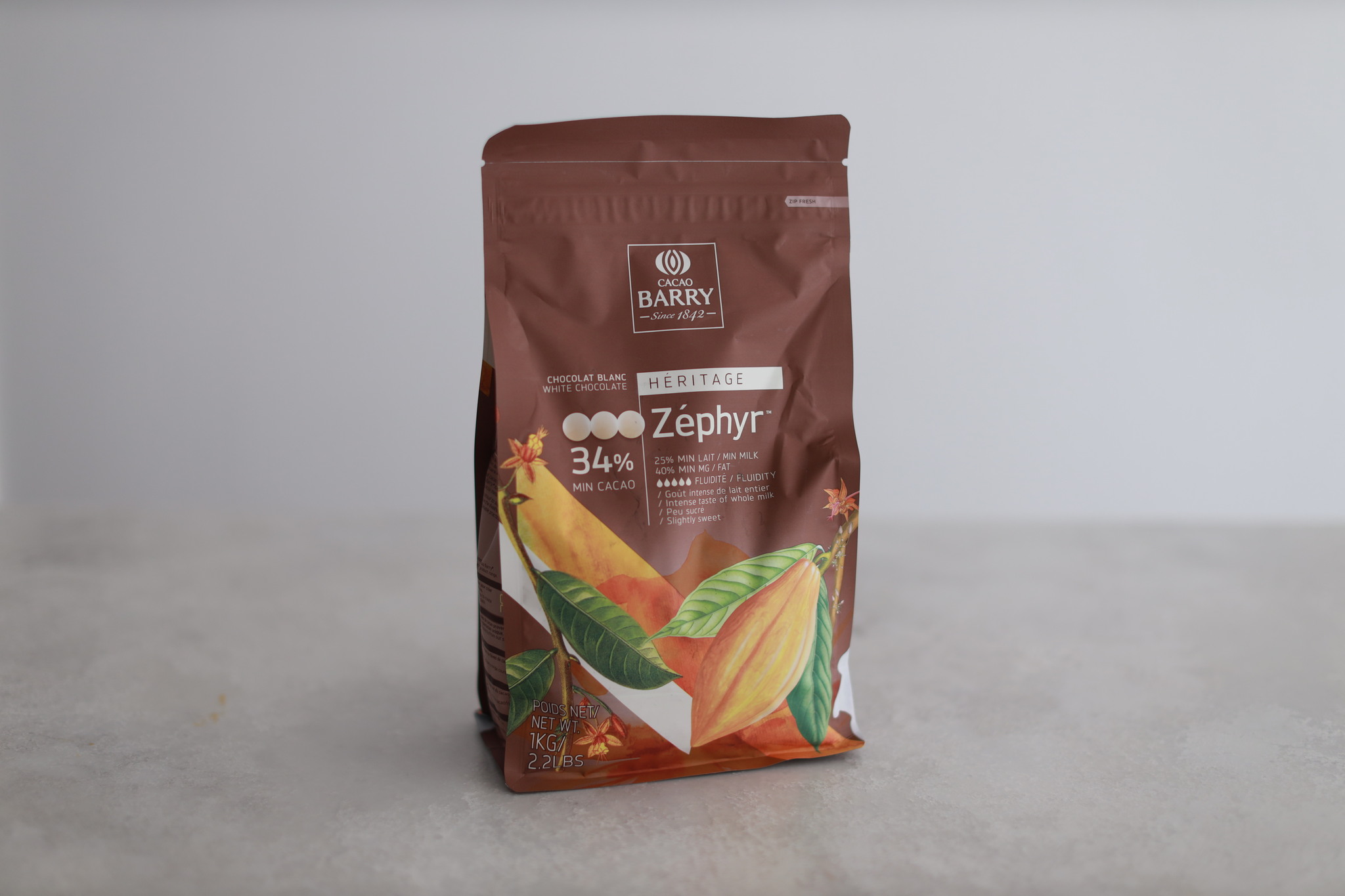 Шоколад белый ZEPHYR Cacao Barry 34%, 1 кг