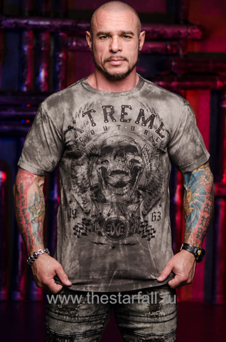 Xtreme Couture | Футболка мужская OIL SLICK X1776 от Affliction перед на модели