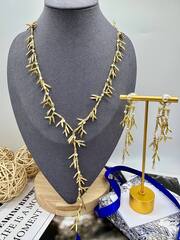 42146-kole-vetochki-s-mikrozhemchugom-fantazijnoe-style-by-dior