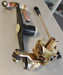 МЕХАНИЗМ ПЕРЕКЛЮЧЕНИЯ КПП (ВЕРТОЛЕТ) CHANCE 1,3, SENS GROG (08)