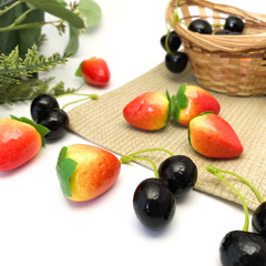 Ягоды клубники и черешни искусственные, 3-4 см, набор 30 ягод. Фрукты декоративные.