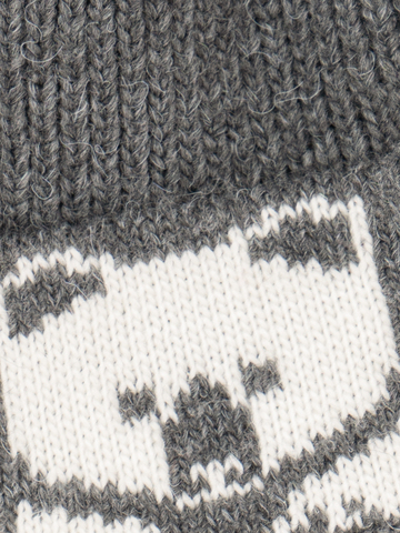 Утеплённая шапка «7 Русских Медведей» с флисовой подкладкой, серого цвета с белым рисунком / Распродажа