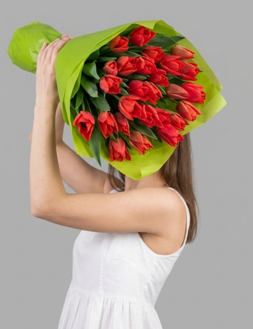 Букет из красных тюльпанов