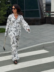 Костюм в пижамном стиле белый