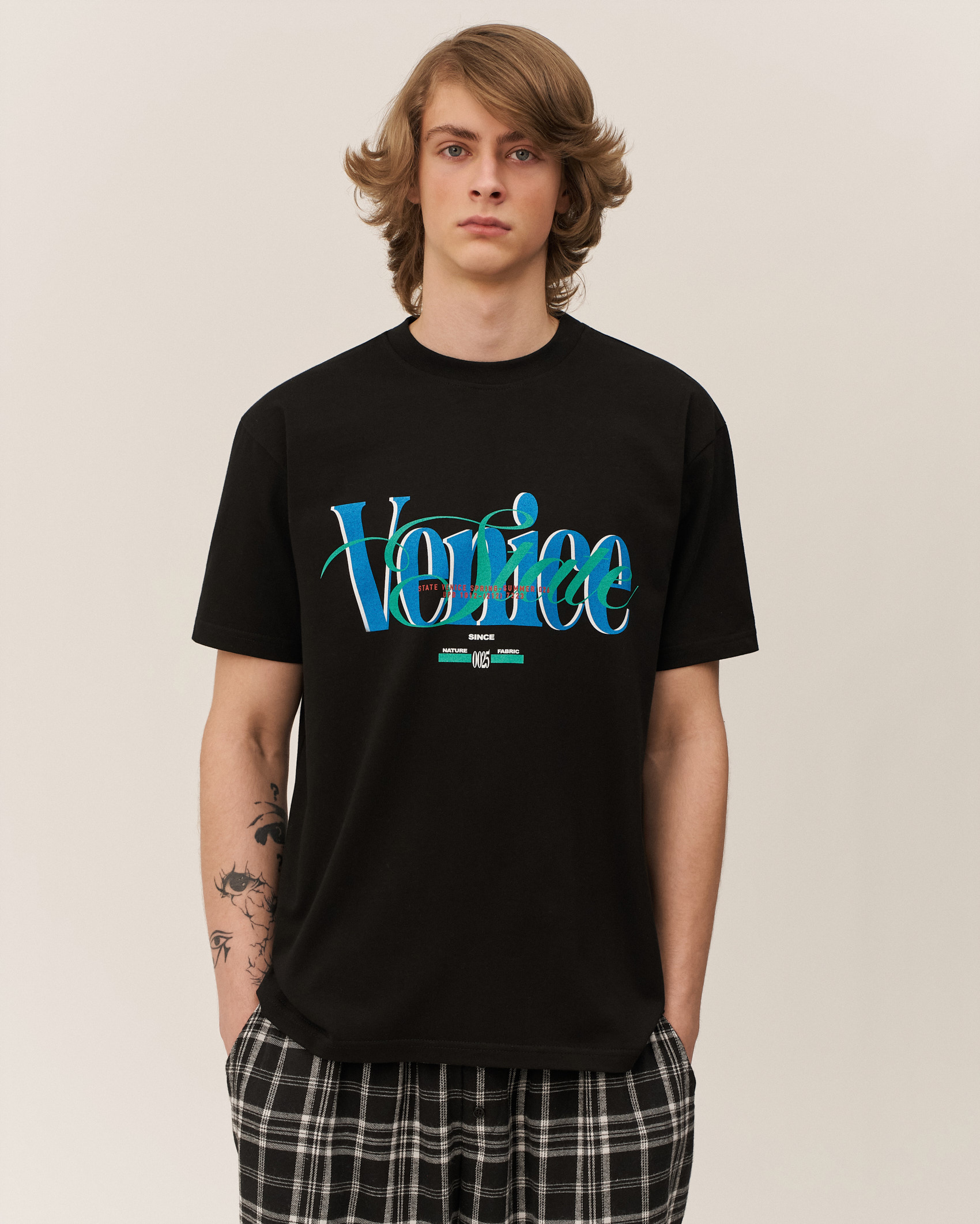 Футболка классического свободного кроя