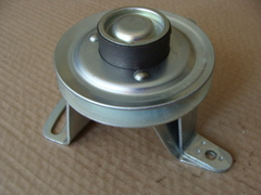 Ролик натяжной с кронштейном дв.ЗМЗ 402 (ГАЗель)