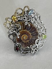 Аммонит  (кольцо из серебра)