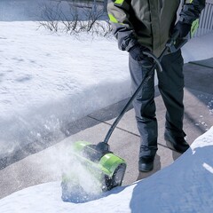 Снегоуборщик Greenworks GD60SSK4 60V (30 см) аккумуляторный, с АКБ 4 А/ч и ЗУ