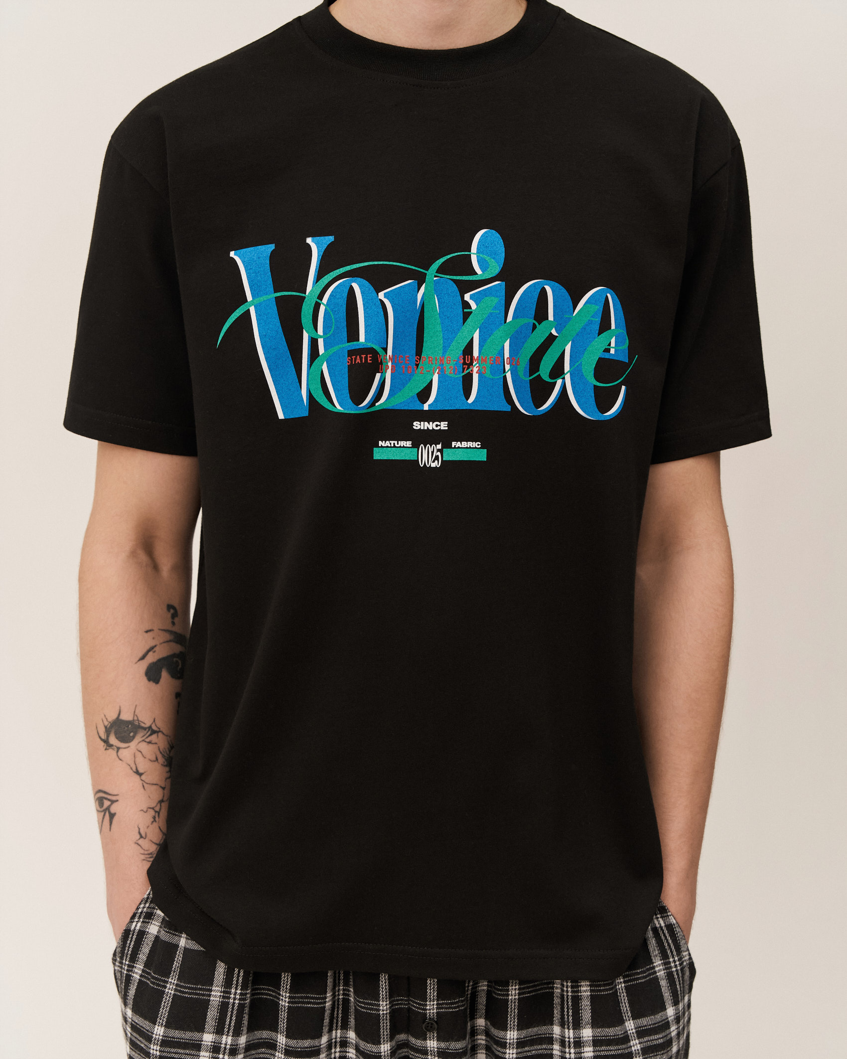 Футболка классического свободного кроя