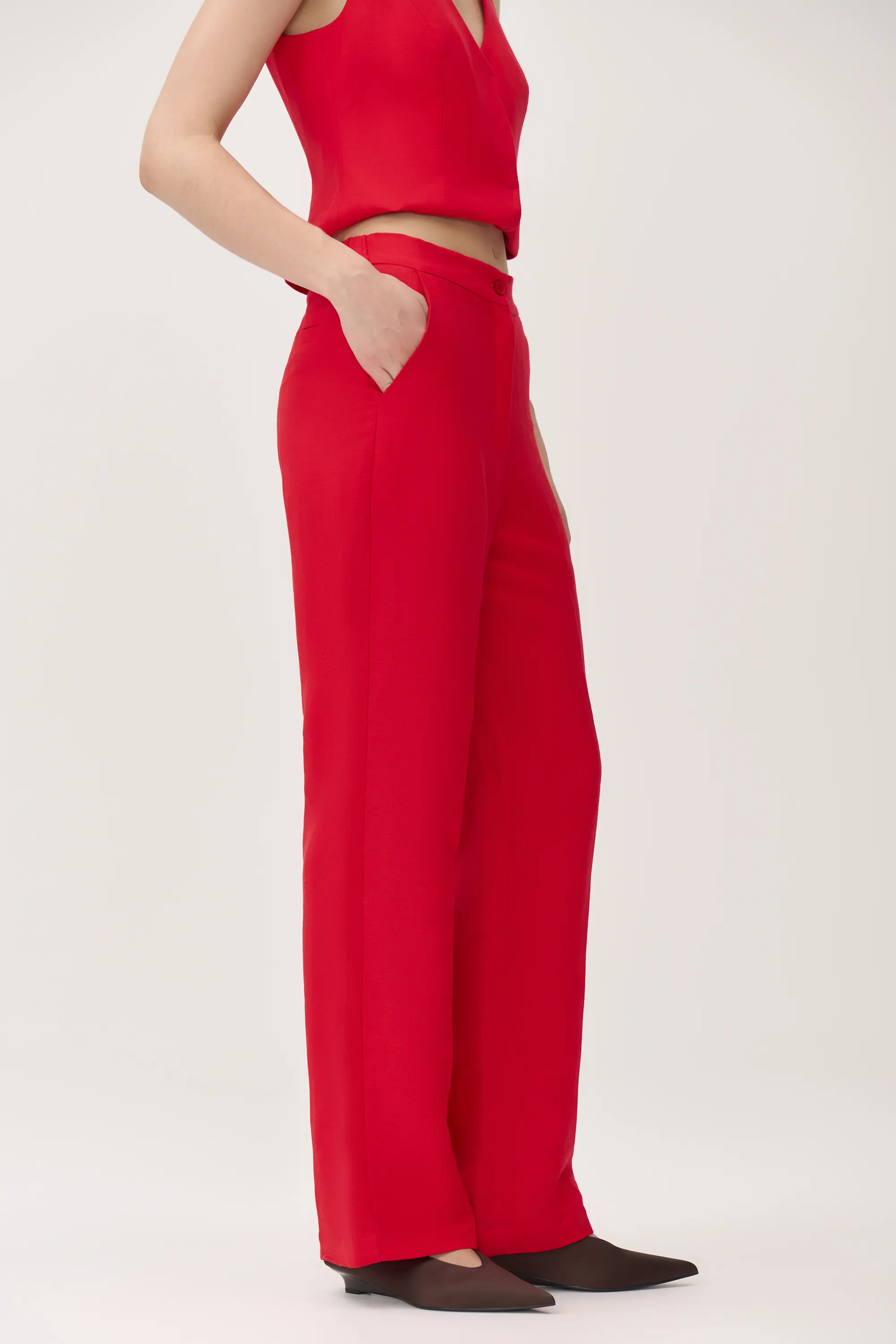 Льняные брюки прямого кроя