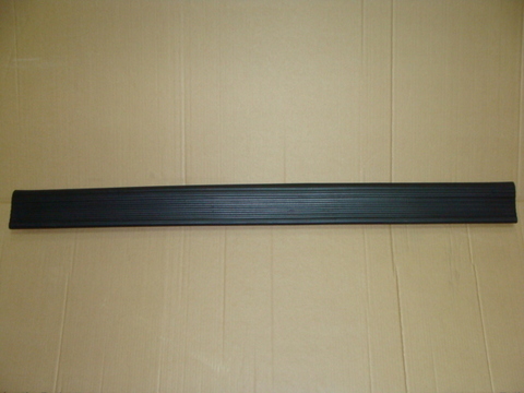 Накладка подножки  УАЗ-3163 (резина) нов.обр.