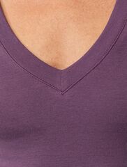 Футболка из плотного трикотажа с плетением риб 1*1  D49.126 (130387)