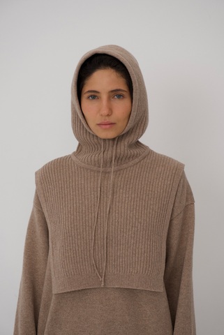 Капор с манишкой из мериноса и кашемира