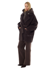 Шоколадное пальто-летучая мышь со съемной манишкой и поясом