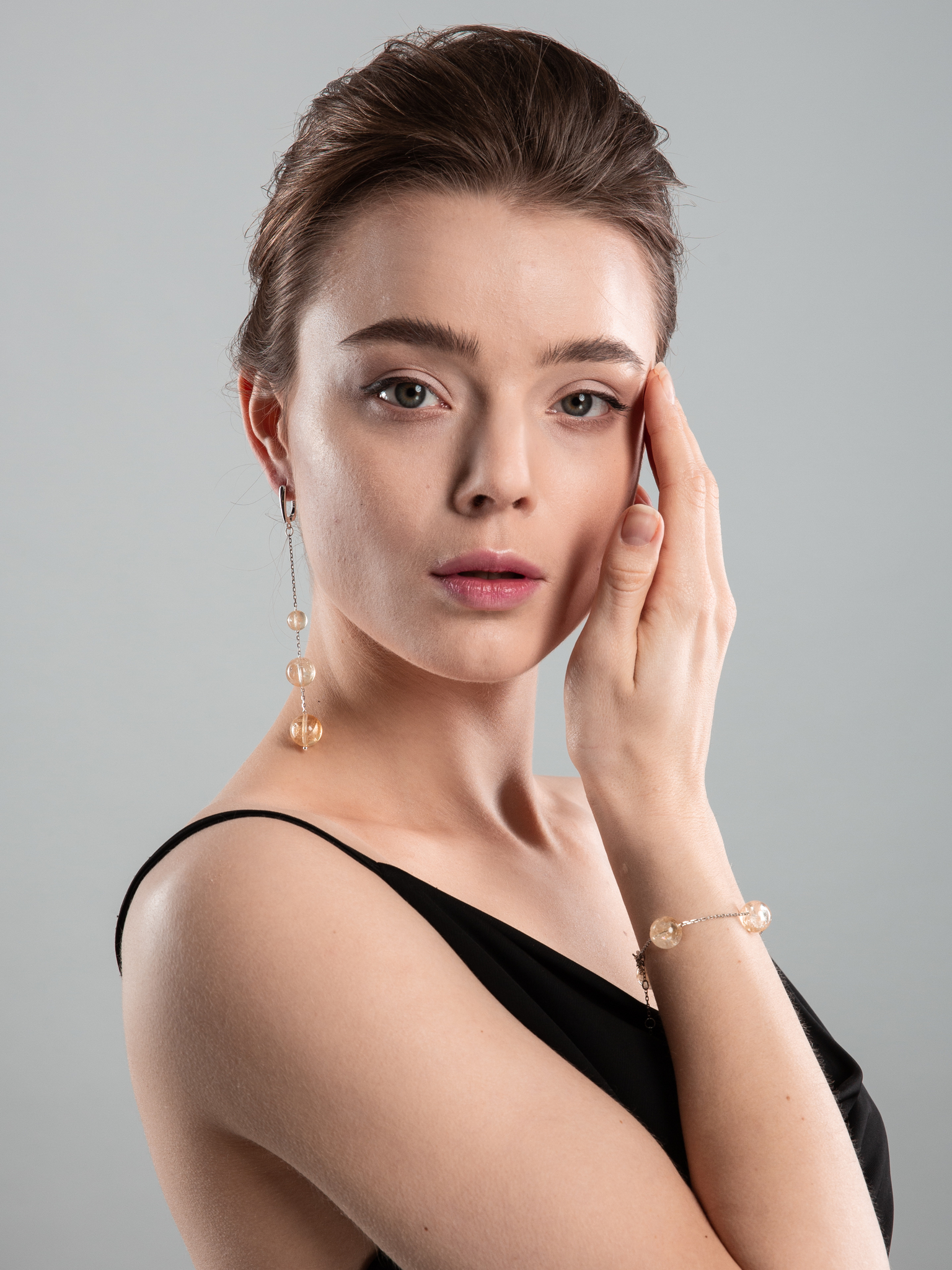 Серебряный браслет из цитрина