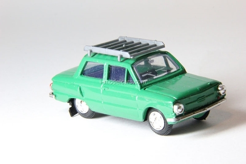 ZAZ-965a with roof rack green Agat Mossar Tantal 1:43