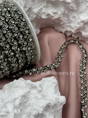 Тесьма с бисером и стразами на черной атласной ленте