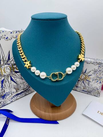 braslet-valentino-s-krugloj-podveskoj-iz-latuni-v-pozolote-lux