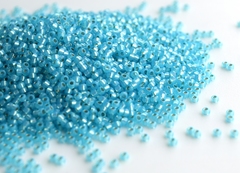 RR-0647 Silverlined alabaster dyed aqua