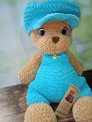 Вязанная авторская игрушка ручной работы в единственном экземпляре.